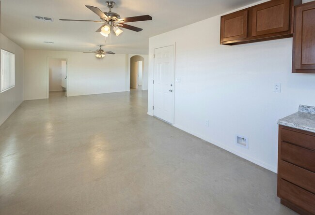 Building Photo - 20661 Leavitt Ln