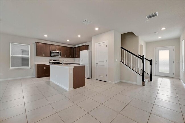 Building Photo - 1917 Summer Serenity Dr