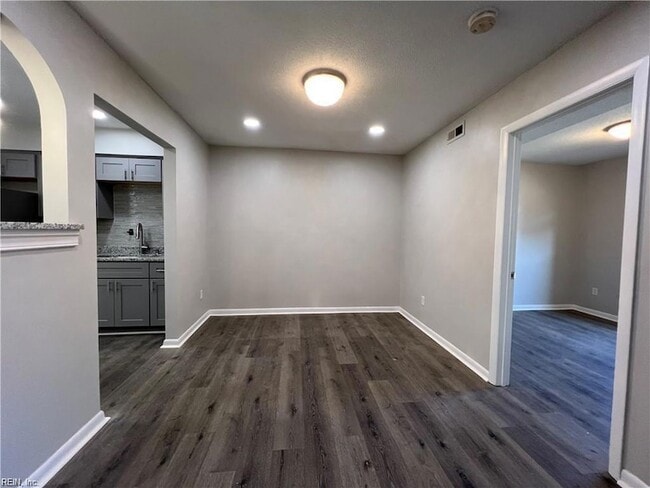 Building Photo - 5025 Eaton Ct