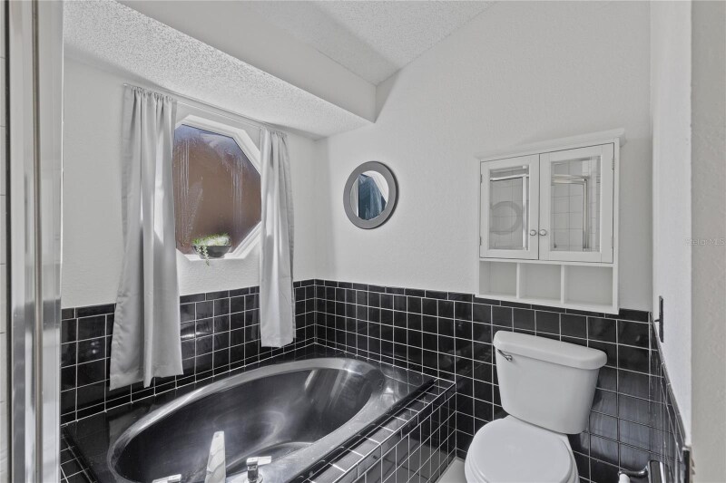 Building Photo - 5116 Plantation Dr