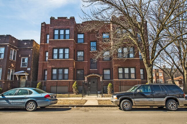 Building Photo - 7400 S Rhodes