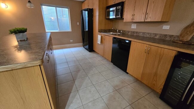 Building Photo - 408 N White Deer Trail
