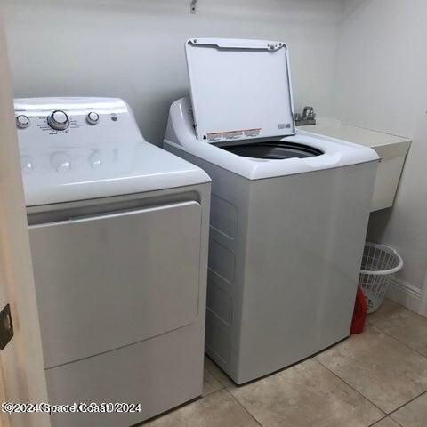 Building Photo - 161 Majestic Bay Ave