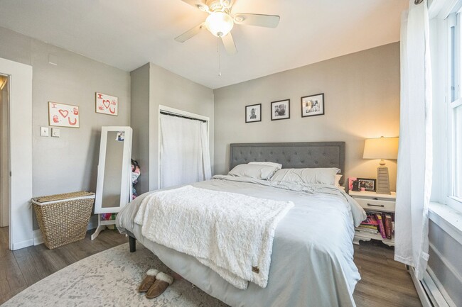 Building Photo - Cozy 2-Bedroom, 1 Bath Apartment in Plymou...