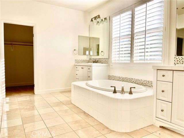 Building Photo - 40 Tall Cedars