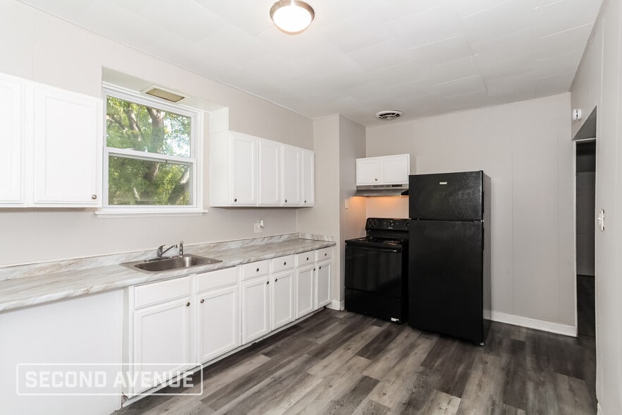 Building Photo - 2632 Queen City Ave