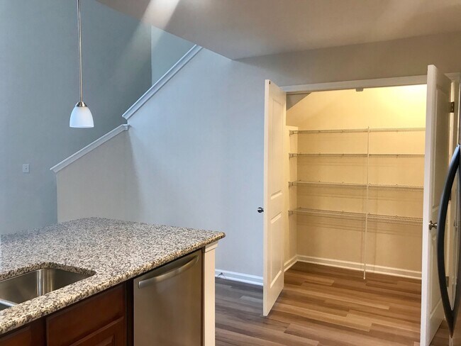 Building Photo - BEAUTIFUL! 4 Bedrooms/3.5 baths in Wild Wing. Spacious & Tons of space!