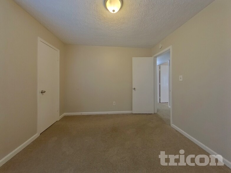 Building Photo - 117 Normas Way