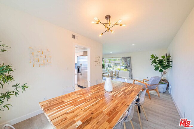 Building Photo - 2620 Sea Pine Ln