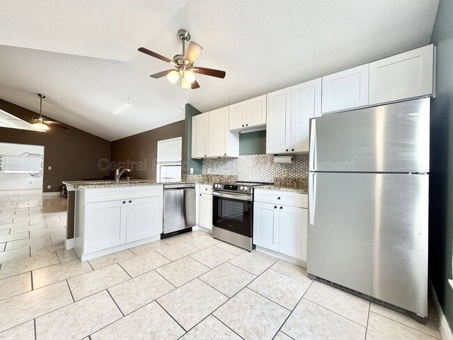 Building Photo - 10227 Comfort Cir