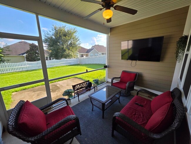 Building Photo - 2521 Lantana Ln
