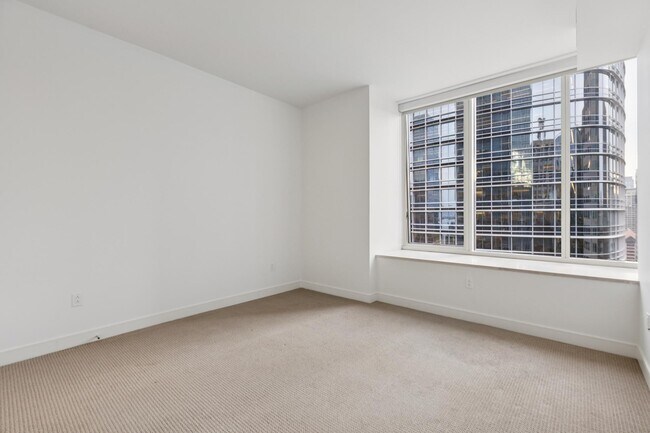 Building Photo - 301 Mission St