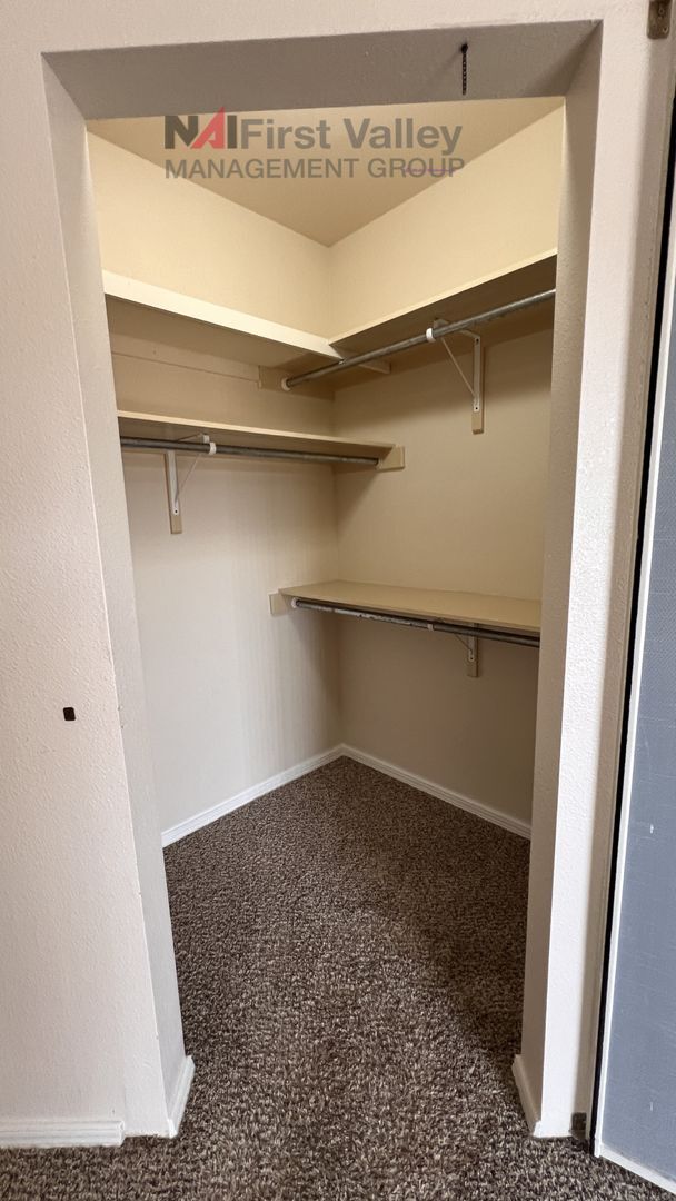 Building Photo - 2 Bedrooms, 2 Baths