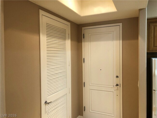 Building Photo - 68 E Serene Ave