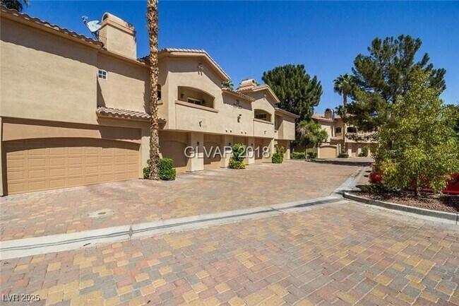 Building Photo - 2050 W Warm Springs Rd