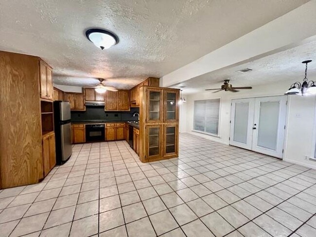 Building Photo - Westwood Subdivision / Rockdale, TX / 4 bedrooms / One Story