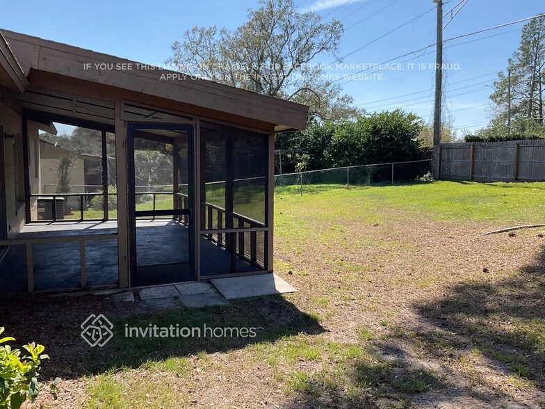 Building Photo - 910 Little Bend Rd