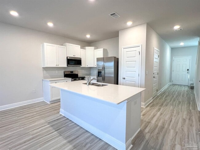 Building Photo - 3997 Pendragon Cir