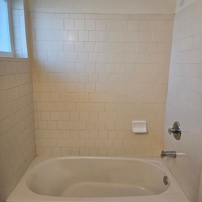 Building Photo - Remodeled 4 bedroom for Rent