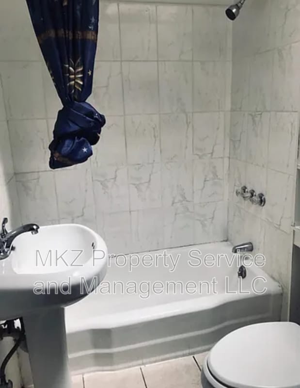 Building Photo - 253 Western Ave