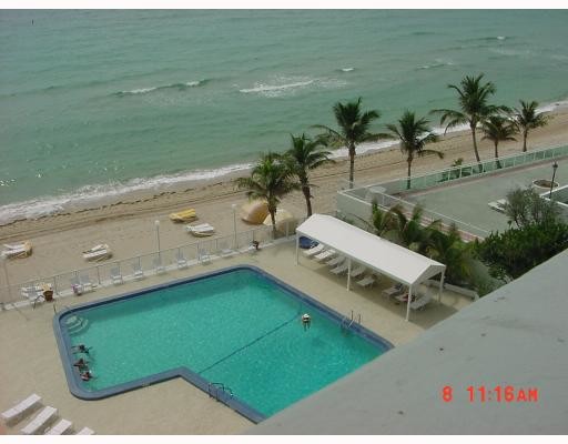 POOL -ATLANTIC OCEAN - 4010 Galt Ocean Dr