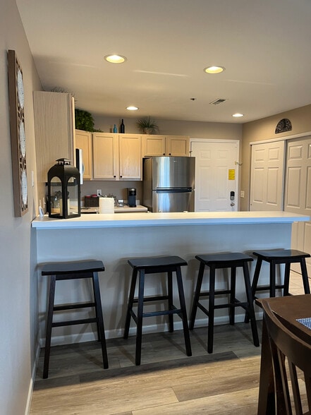 Building Photo - 1481 Ledges Dr