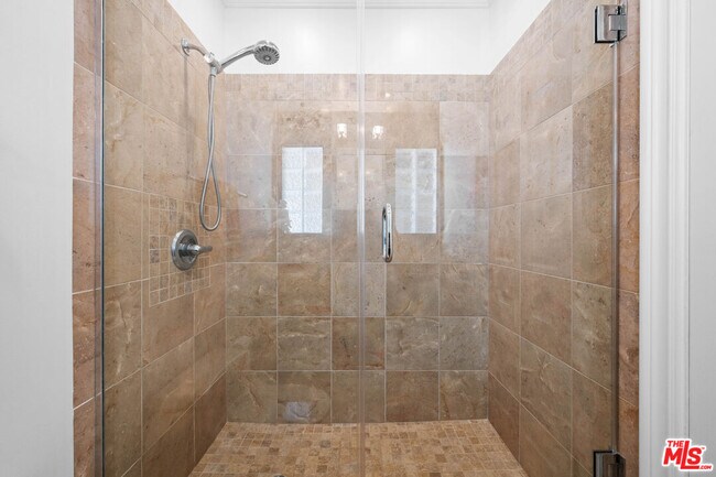 Building Photo - 2563 Hutton Dr