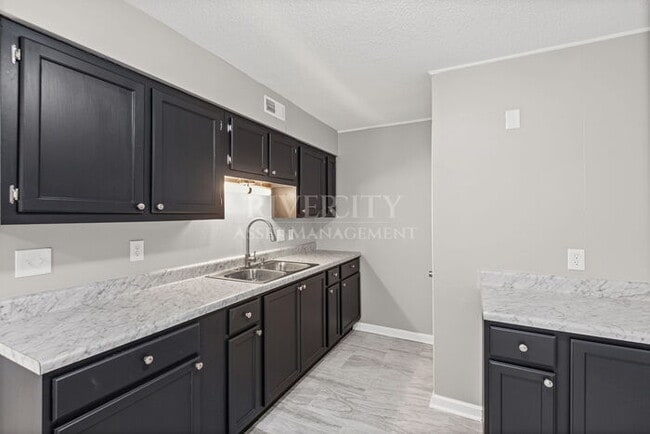 Building Photo - 1288 Davidson Dr