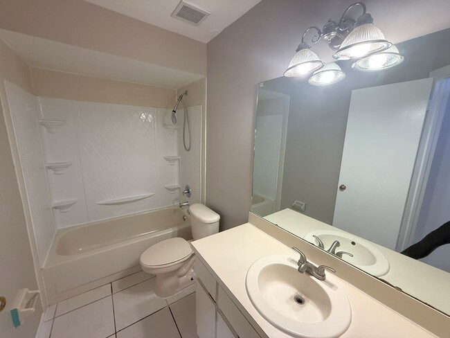 Building Photo - 2453 E Illiana St