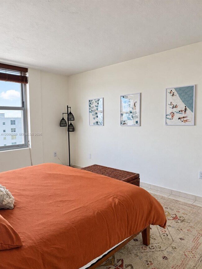 Building Photo - 2899 Collins Ave