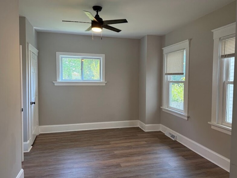 Building Photo - 3156 Rosina Ave