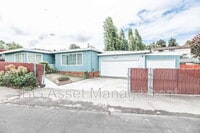 Building Photo - 1011 Manor Rd