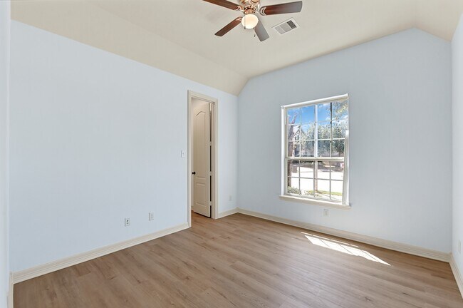 Building Photo - 2702 Ember Pass Ln