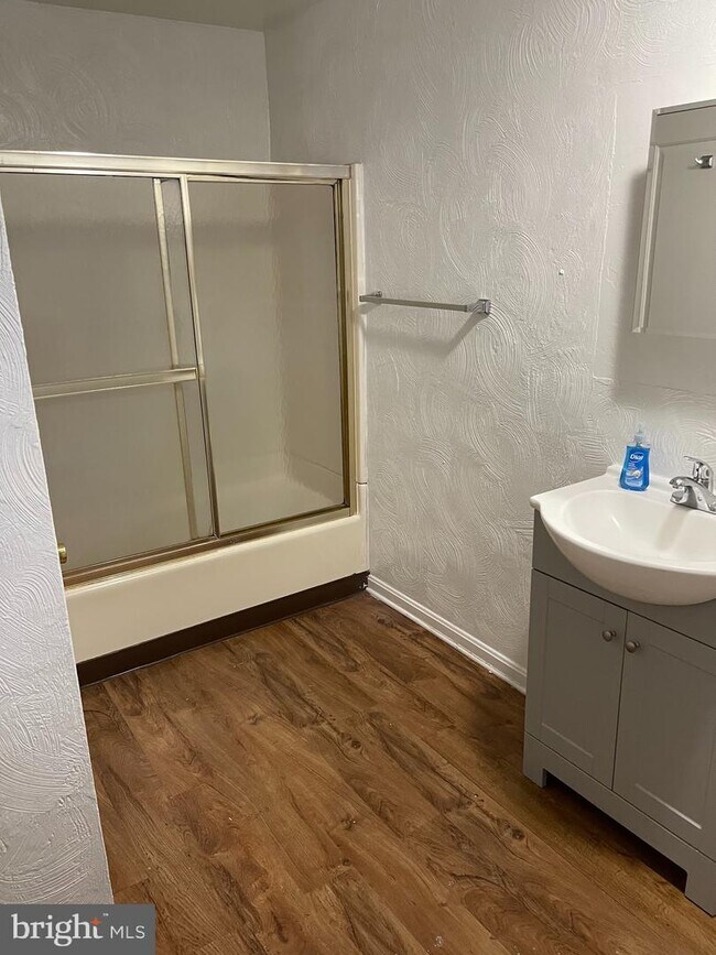 Building Photo - 52 N Broad St