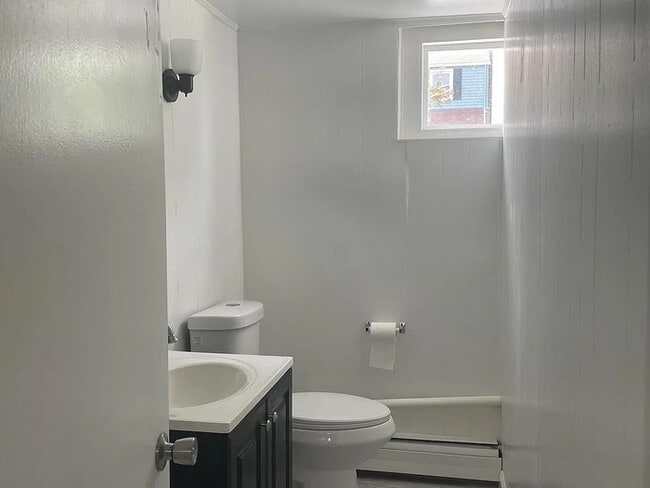 Building Photo - Beautiful! Spacious! Affordable! This 3 Be...