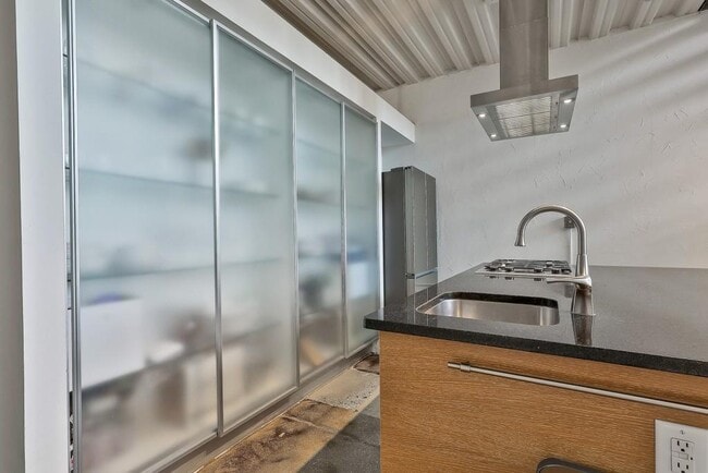 Building Photo - 675 Greenwood Ave NE