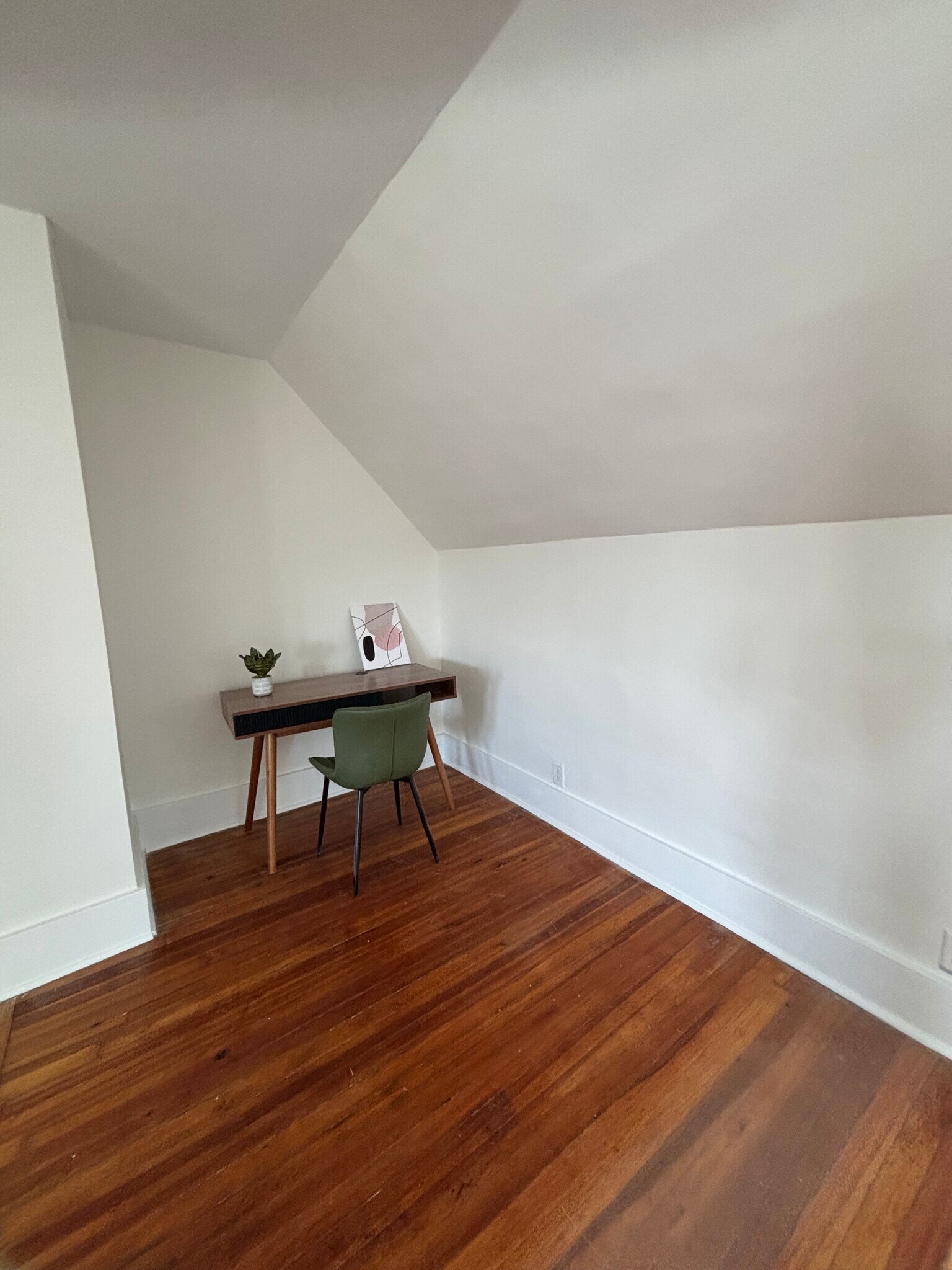 Building Photo - 203 Lillian Ave