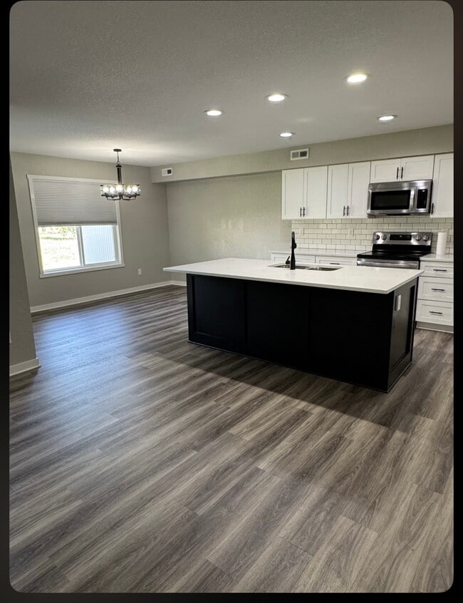 Primary Photo - 5711 NW 54th Ct