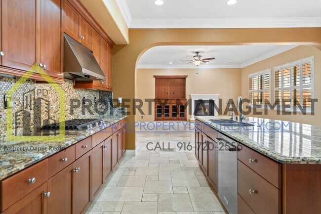 Building Photo - Stunning Custom 5-Bedroom, 3-Bath Home in ...