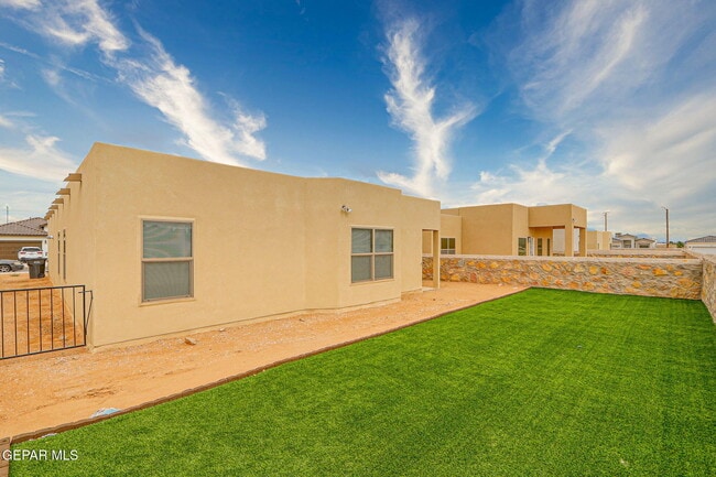 Building Photo - 941 Sandhurst Pl