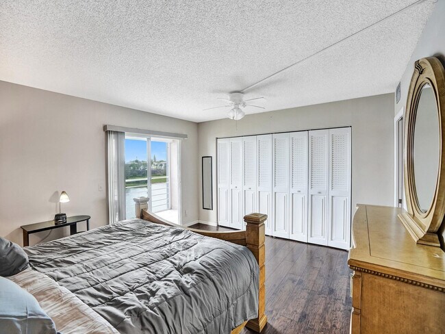 Building Photo - 3014 Cornwall A