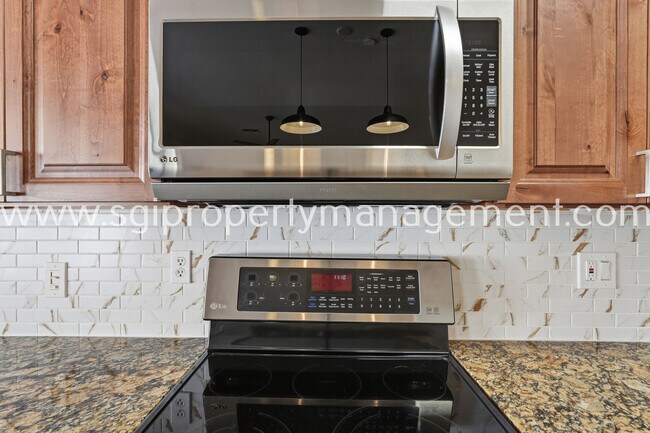 Building Photo - 13178 W Rimrock St