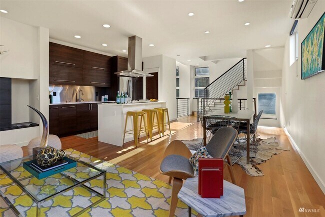 Building Photo - Magnolia Stunner with VIEWS galore from ro...