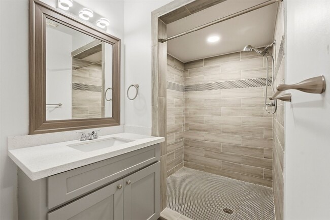 Building Photo - 1219 Wisterwood Dr