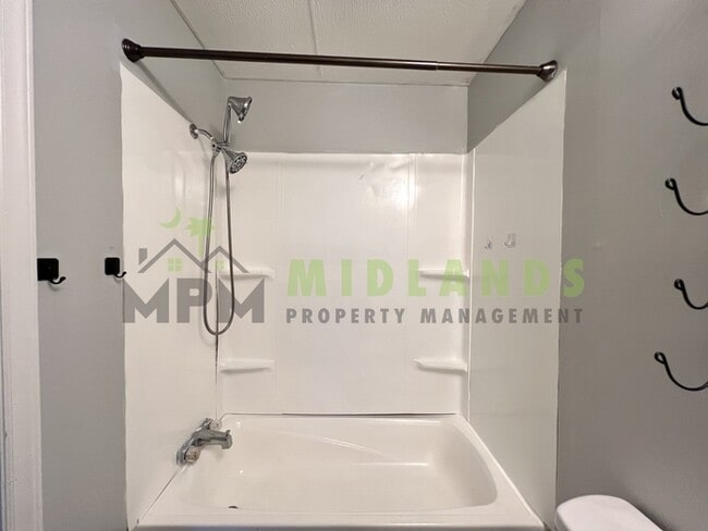 Building Photo - 240 Rister Rd