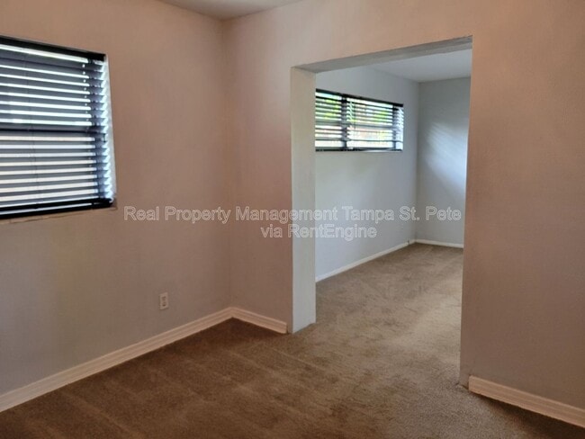 Building Photo - 4311 S Thatcher Ave