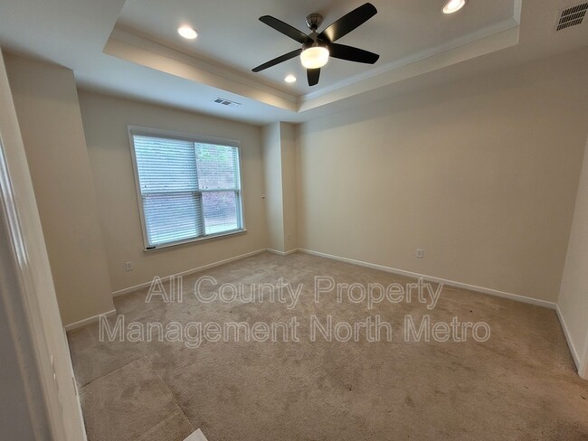 Building Photo - 4808 Blue Elm Ln