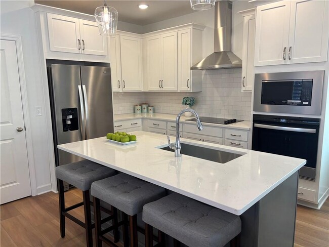 Building Photo - 303 Frasier St SE