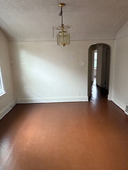 Building Photo - 3239 Tyler St