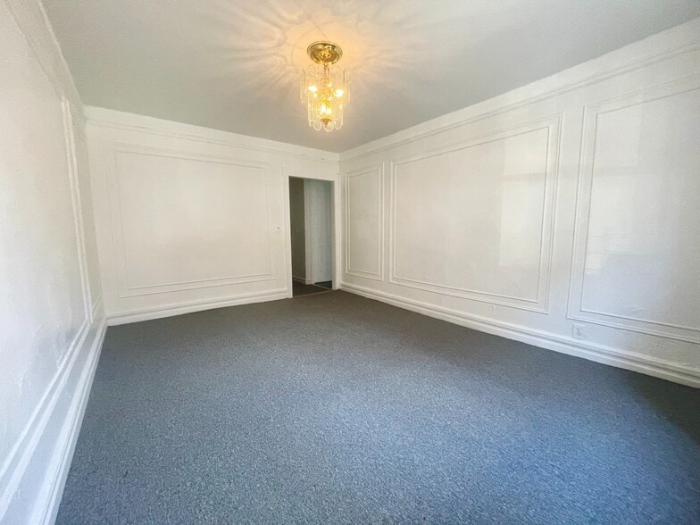 Building Photo - 2511 Cruger Ave